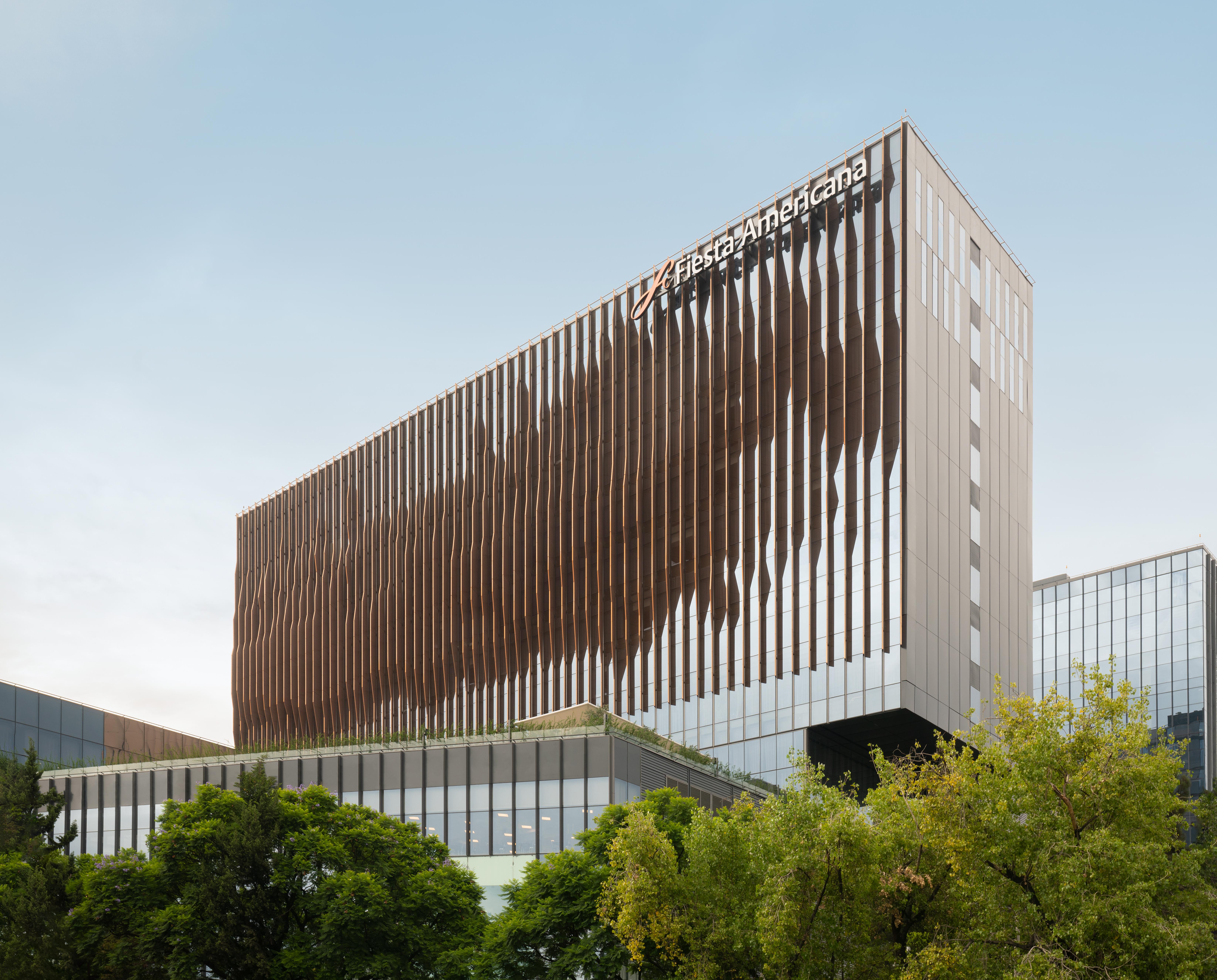 Fiesta Americana Viaducto Aeropuerto メキシコシティ エクステリア 写真 The new building of the School of Medicine