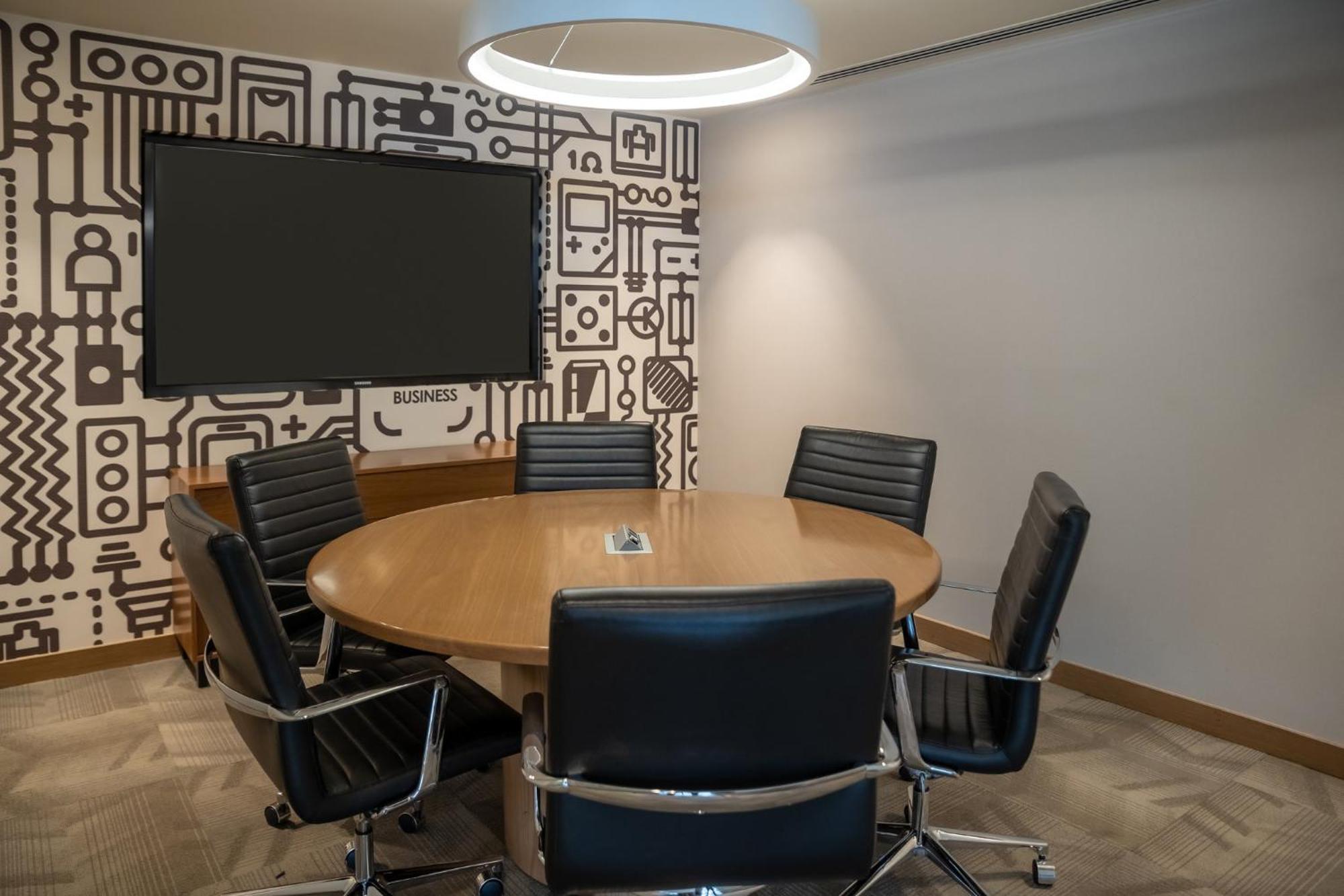 Fiesta Americana Viaducto Aeropuerto メキシコシティ エクステリア 写真 A meeting room at the headquarters of the Wikimedia Foundation