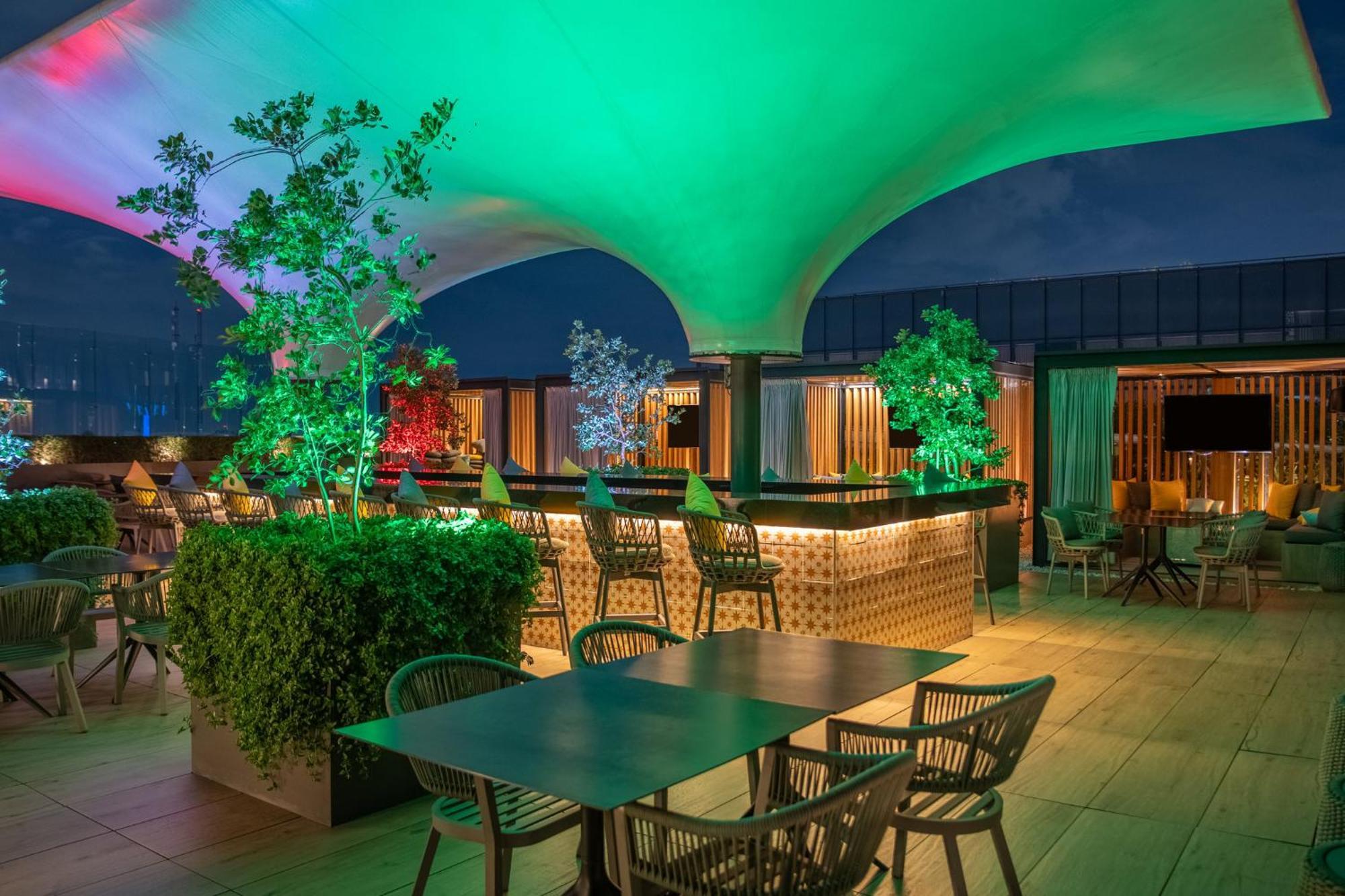 Fiesta Americana Viaducto Aeropuerto メキシコシティ エクステリア 写真 The bar at the Sky Bar